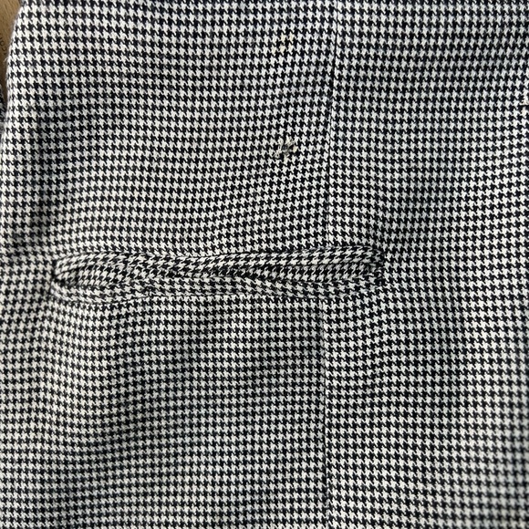 Elegant Black and White Checkered Blaze - Picture 3 of 14